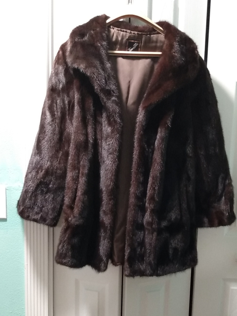 Famous Barr Of St Louis MO.. Mink Coat M/L. $250.00